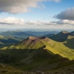 Le stratovolcan cantalien : comprendre le plus grand volcan d&rsquo;Europe