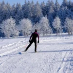 Ski de fond dans le Cantal : les domaines nordiques et leurs tarifs